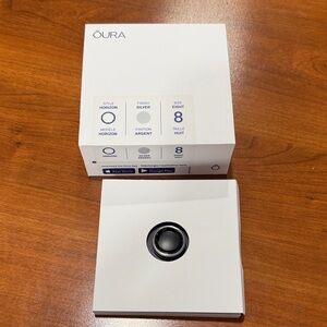 ŌURA Ring Horizon Smart Ring (Size 8) in Silver Finish